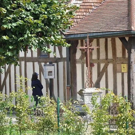 Insolite La Roulotte Des Elfes, Au Milieu De Nulle Part Hébergement de vacances
