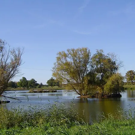 Insolite La Roulotte Des Elfes, Au Milieu De Nulle Part * Outines